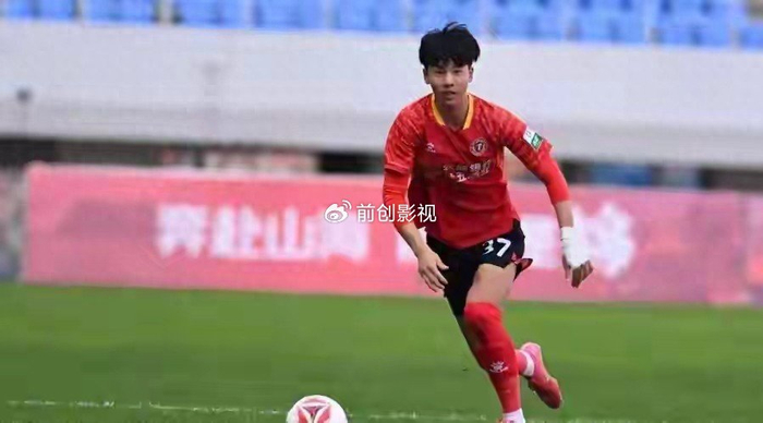 18岁中国前锋在塞尔维亚青超三战三球震撼欧洲，